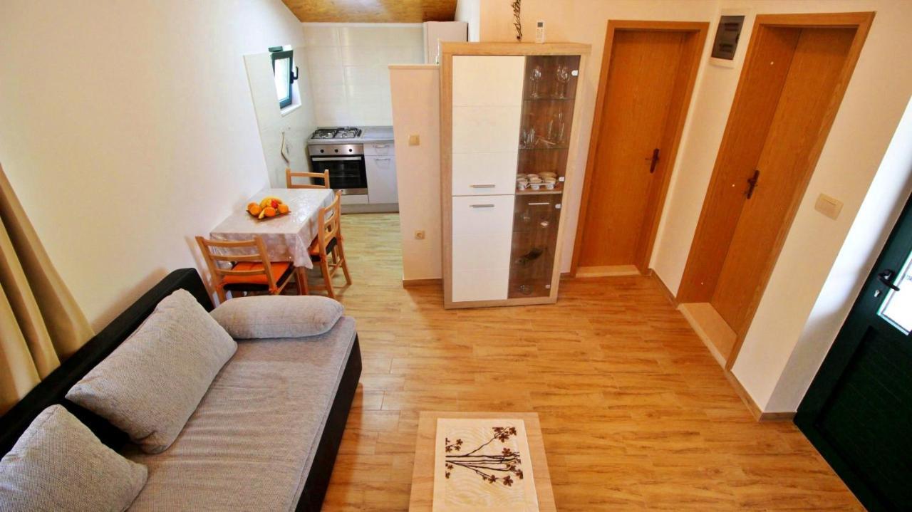 Holiday Home Jozo Omis Bagian luar foto