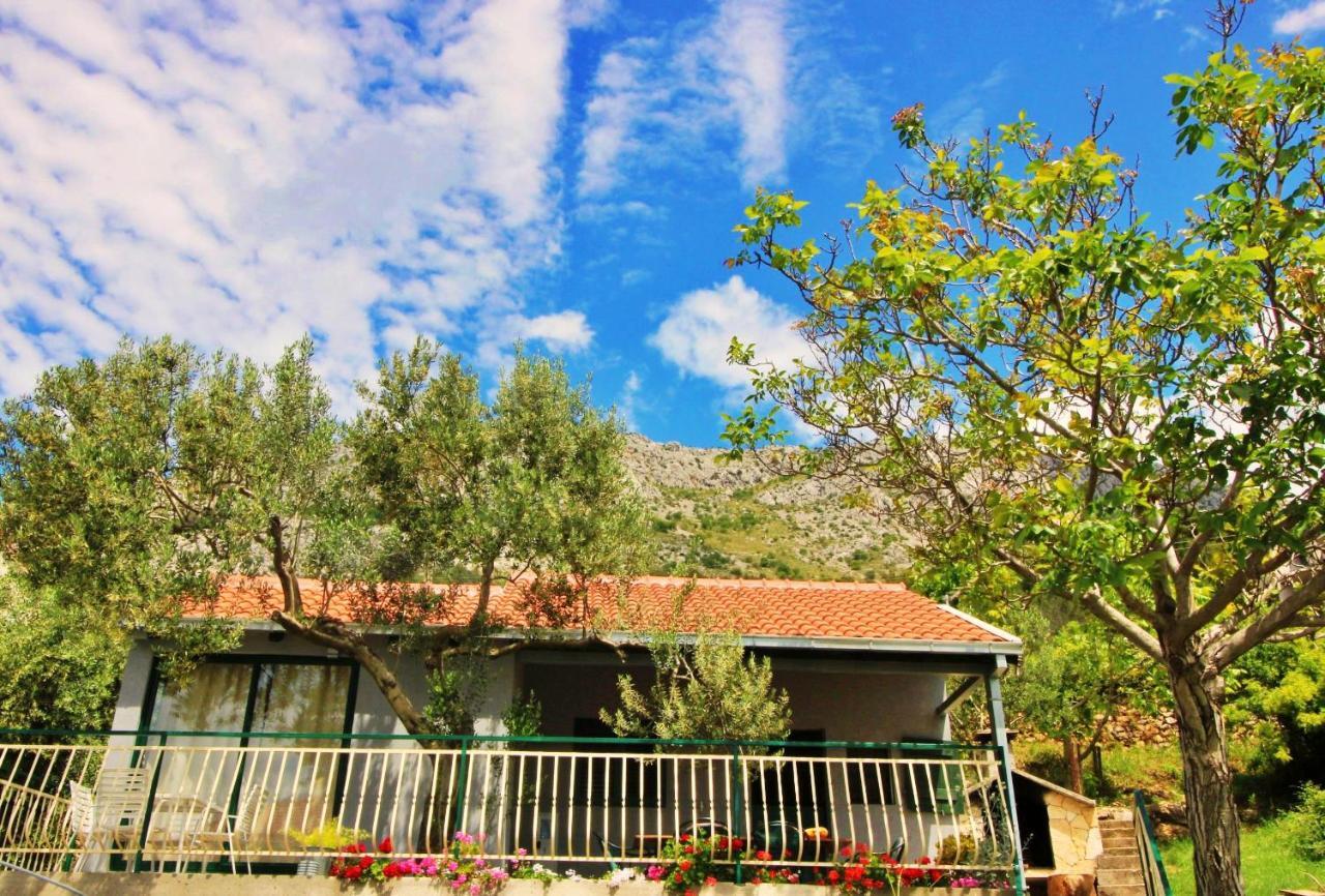 Holiday Home Jozo Omis Bagian luar foto