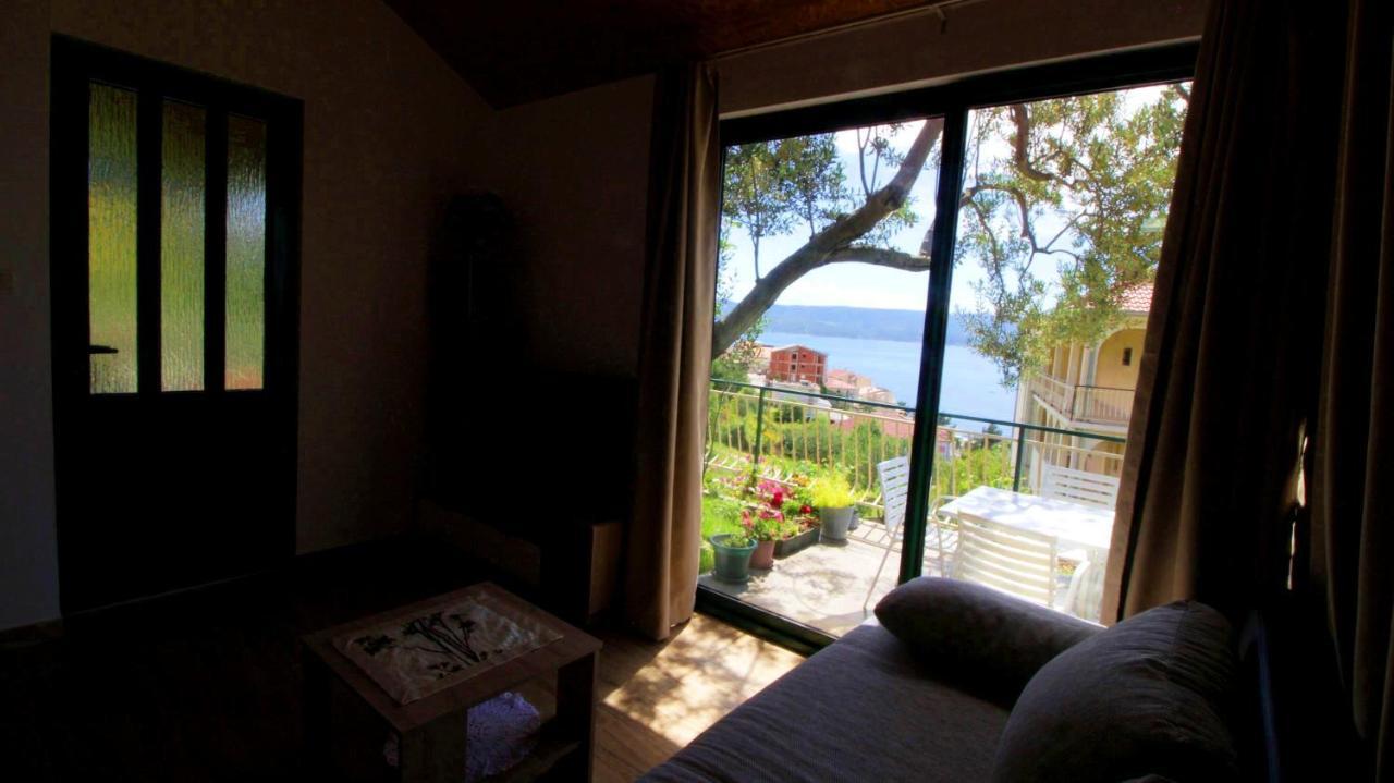 Holiday Home Jozo Omis Bagian luar foto
