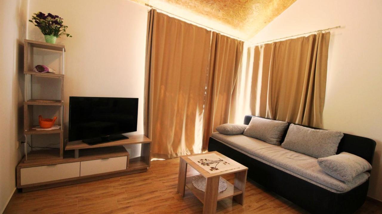 Holiday Home Jozo Omis Bagian luar foto