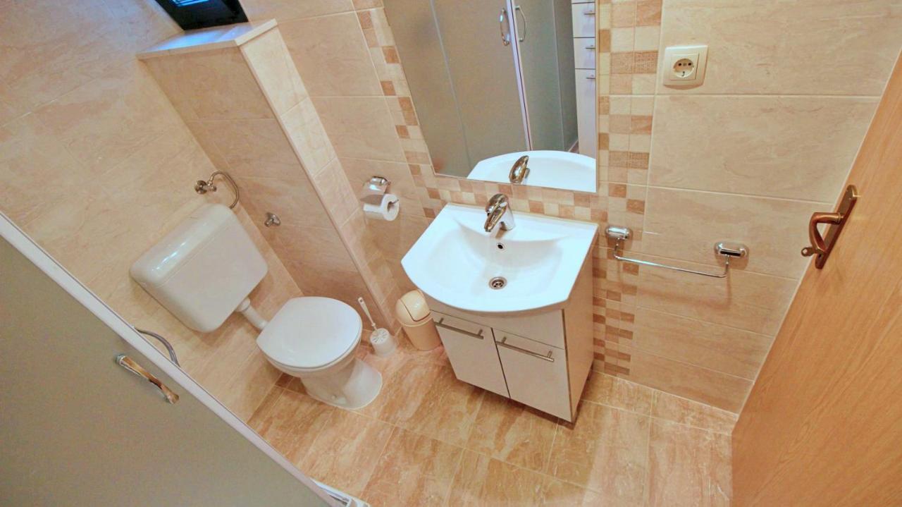 Holiday Home Jozo Omis Bagian luar foto