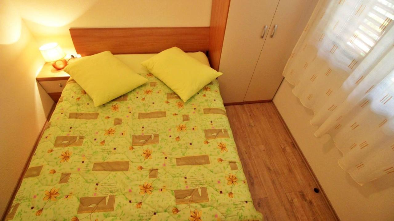 Holiday Home Jozo Omis Bagian luar foto